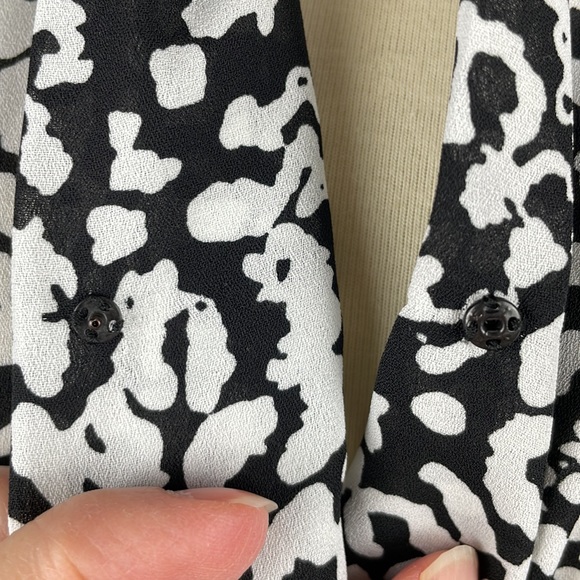 Ro & De Black and White Wrap Front Top with Sexy Sheer Back - Size Small - Picture 4 of 14